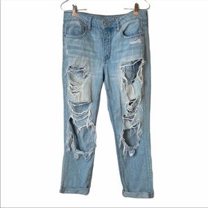 American Eagle Tomgirl Distressed Denim Jeans 6